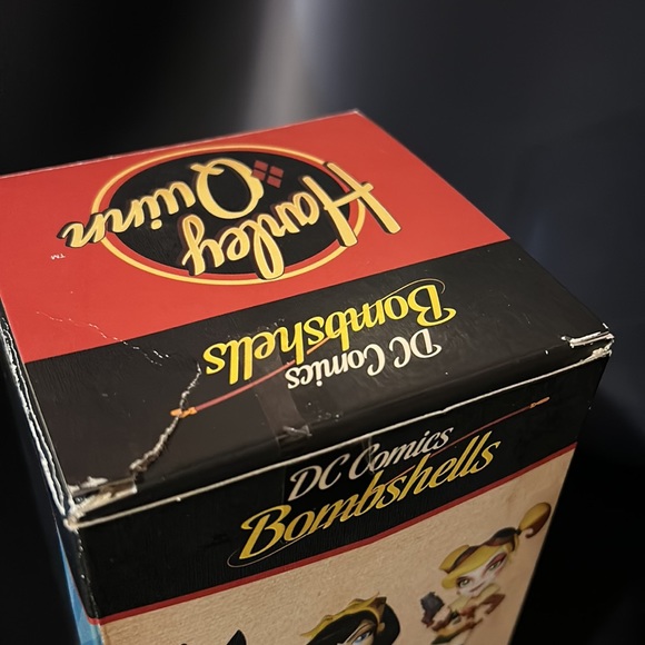 Cryptozoic DC Comics Bombshells Harley Quinn vinyl figure - Picture 5 of 6